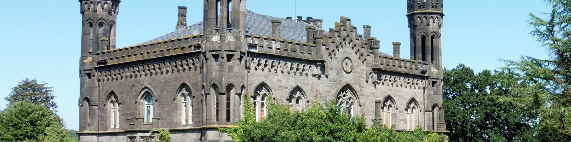 This is a picture of the hessian Kulturdenkmal (cultural monument) with the ID