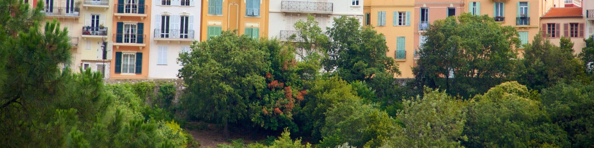 La Condamine-Chatelard showing a park and a city