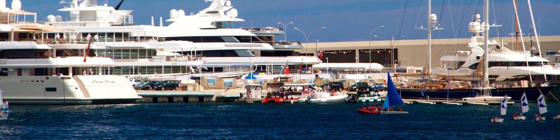 La Condamine-Chatelard which includes a bay or harbour, boating and cruising