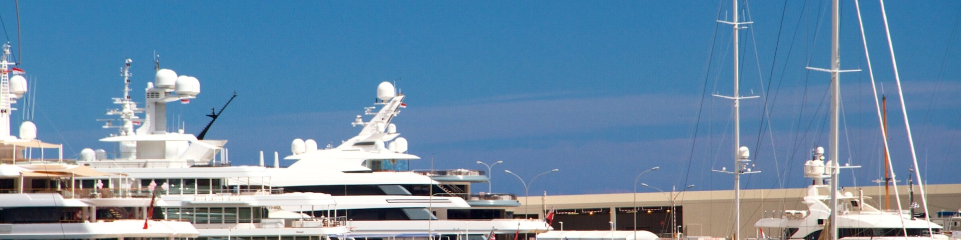 La Condamine-ChĂątelard mit einem Kreuzfahrten, Bucht oder Hafen und Bootfahren