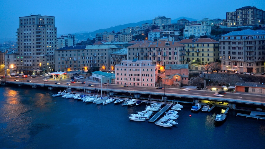 Savona harbor, night - dusk, Savona am Hafen, Nacht - Dammerunsaufnahme,