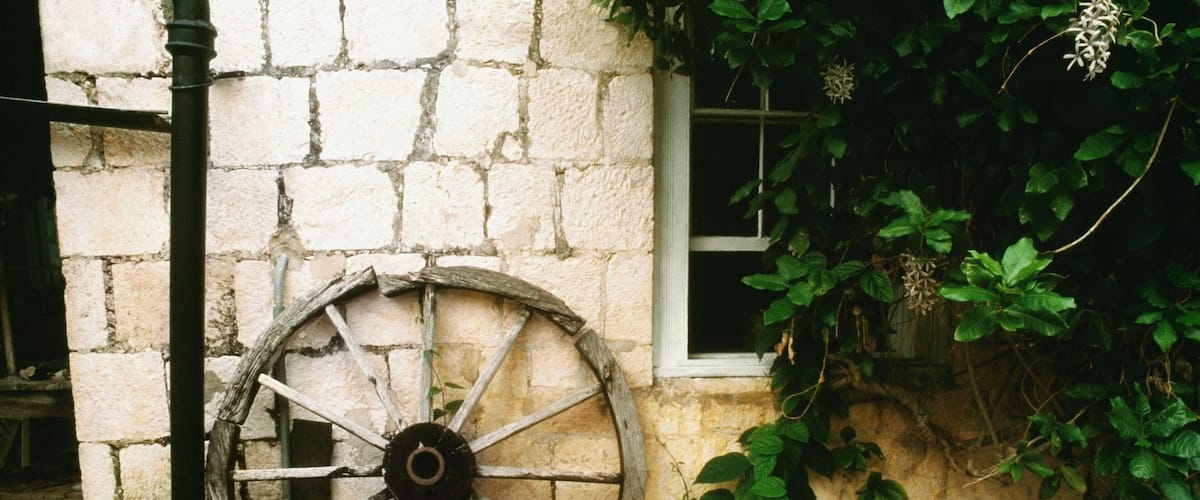 View of the house of Elizabeth Barrett Browning's father, Jamaica