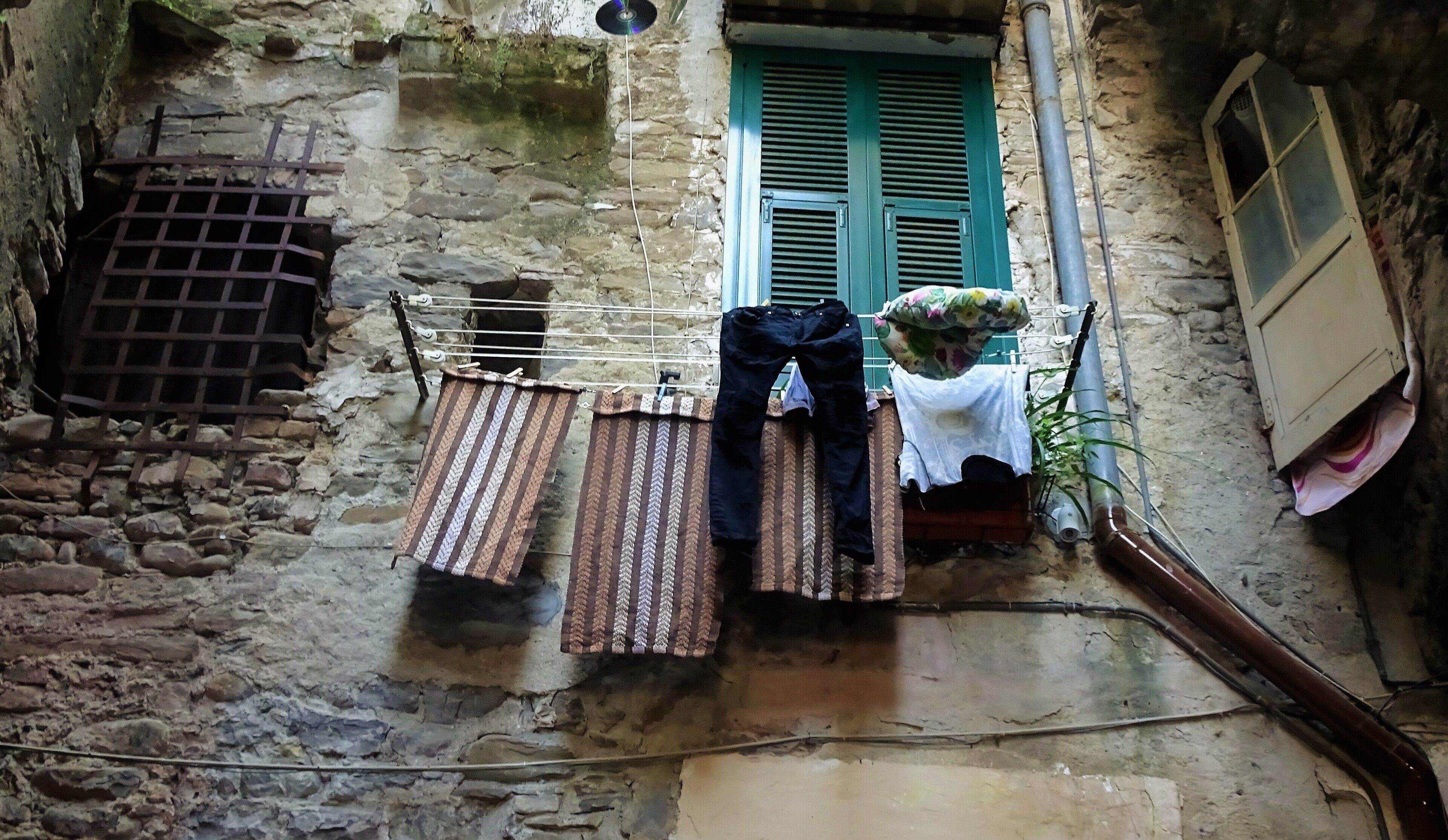 Touring the hinterland of San Remo: a mosaic of mountain villages, rivers and picturesque spots.