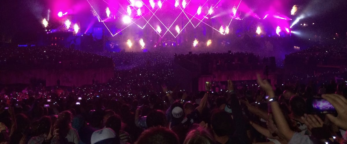 The mainstage all lit up.