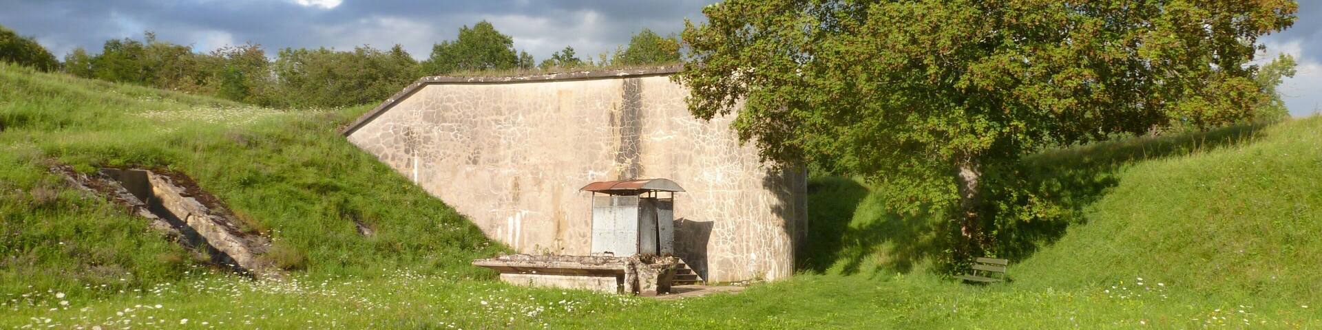 This building is indexed in the Base Mérimée, a database of architectural heritage maintained by the French Ministry of Culture, under the reference PA88000035 .