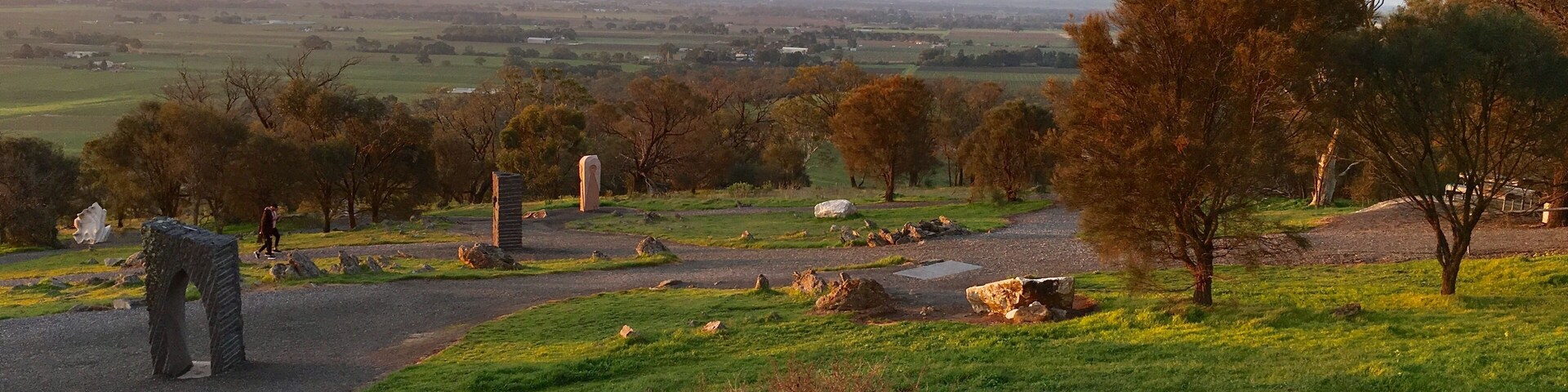 Menglers Hill Pic (3) at near sunset. Mid teens temperature today and a stunning sunset beneath the clouds facing west. Did you know SA is one of the places on this glorious earth of ours where the Sun always sets over the ocean! 😏
