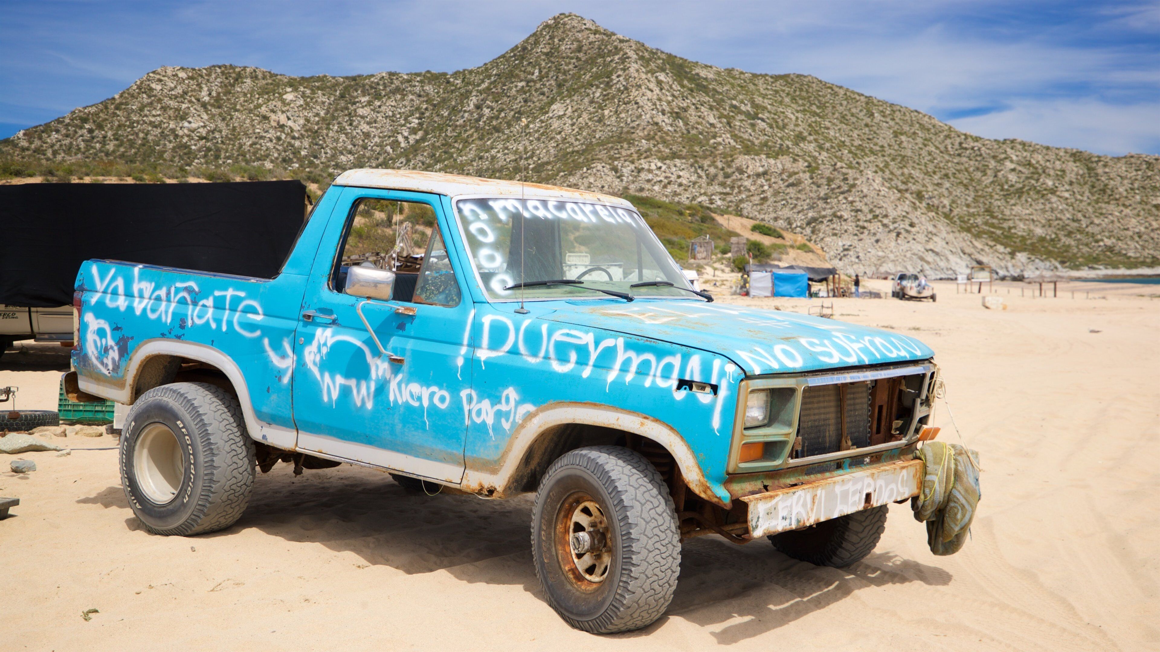 Los Frailes which includes outdoor art and off road driving