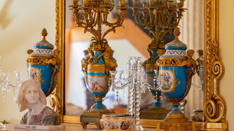 Barossa Chateau featuring heritage elements