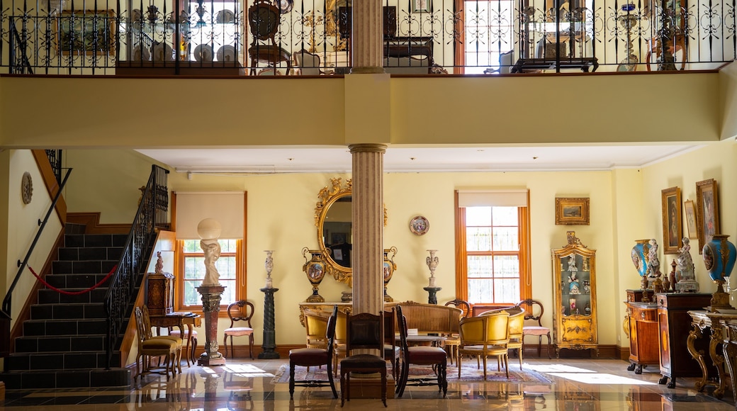 Barossa Chateau showing a castle, interior views and heritage elements