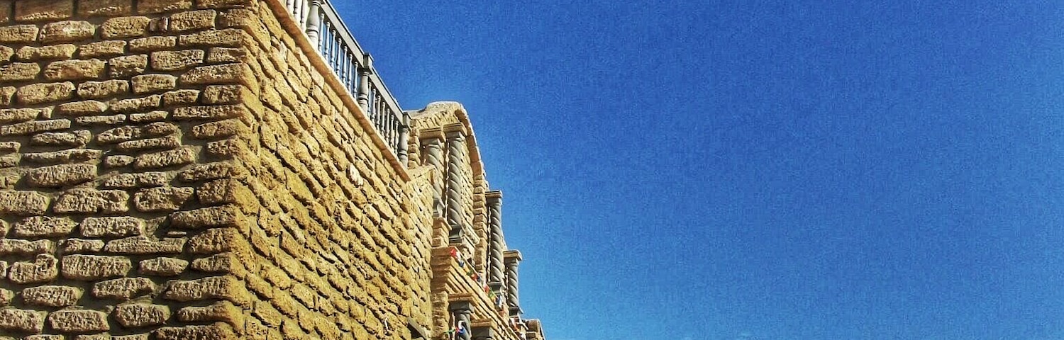 This is the oldest church in South America and it overlooks the windswept beach of Colan in Northern Peru with cliffs rising up behind it. 
#peru #instone