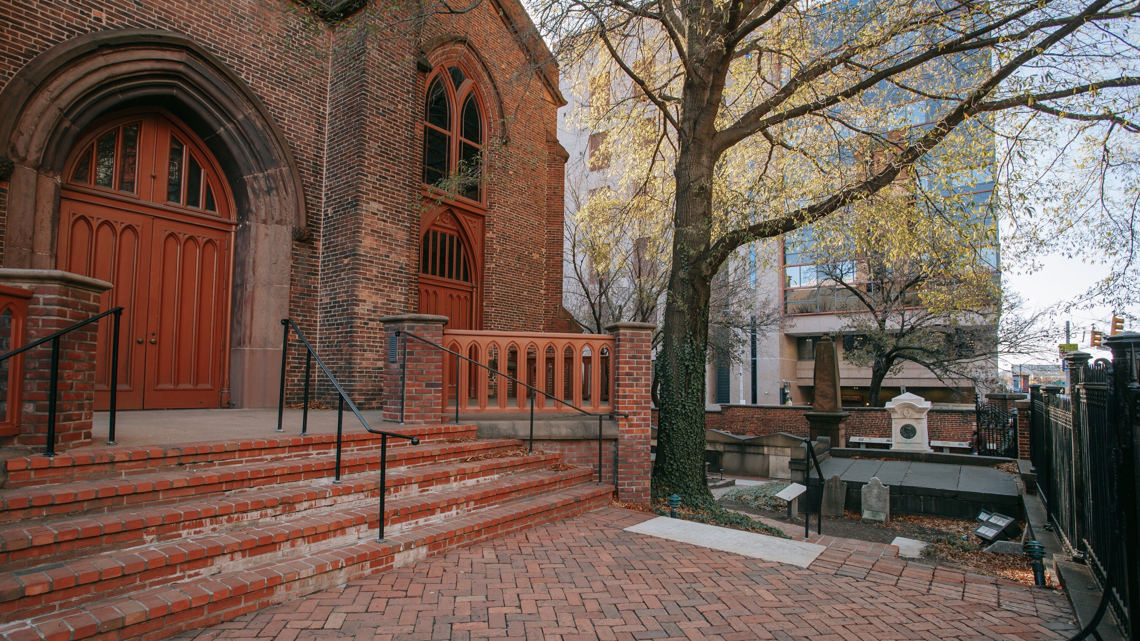 Edgar Allan Poe\'s Gravesite and Memorial showing heritage elements