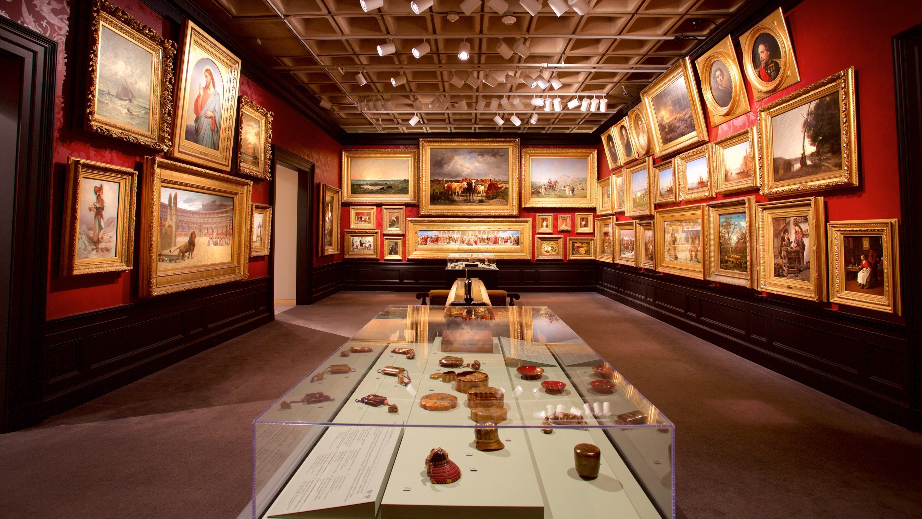 Mount Vernon featuring interior views and art