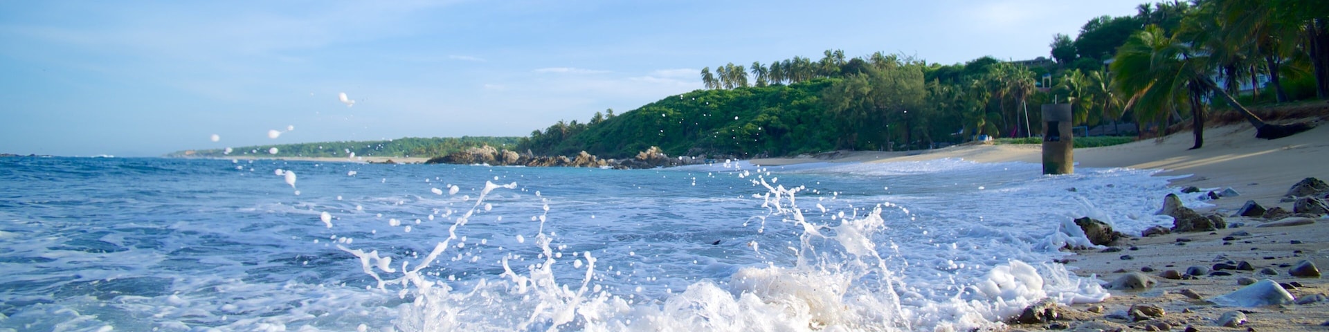 Bacocho Beach showing a beach