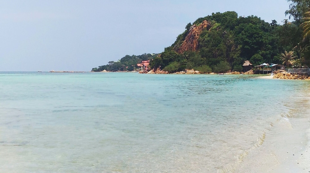 This photo doesn't even need a caption - just look how still and clear the water is. I spent every morning of my holidays on this beach in Koh Phangan. #beach