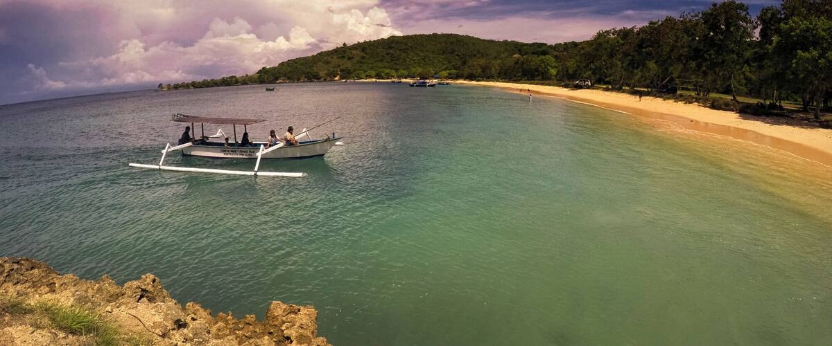 This pink sand beach is located at Lombok, Nusa Tenggara Barat province of Indonesia. The sands are so soft and water is so warm. Perfect destination!
#lombok #sea #beach #sands