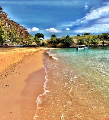 Never saw pink sand in real until then #PinkBeach
#AquaTrove