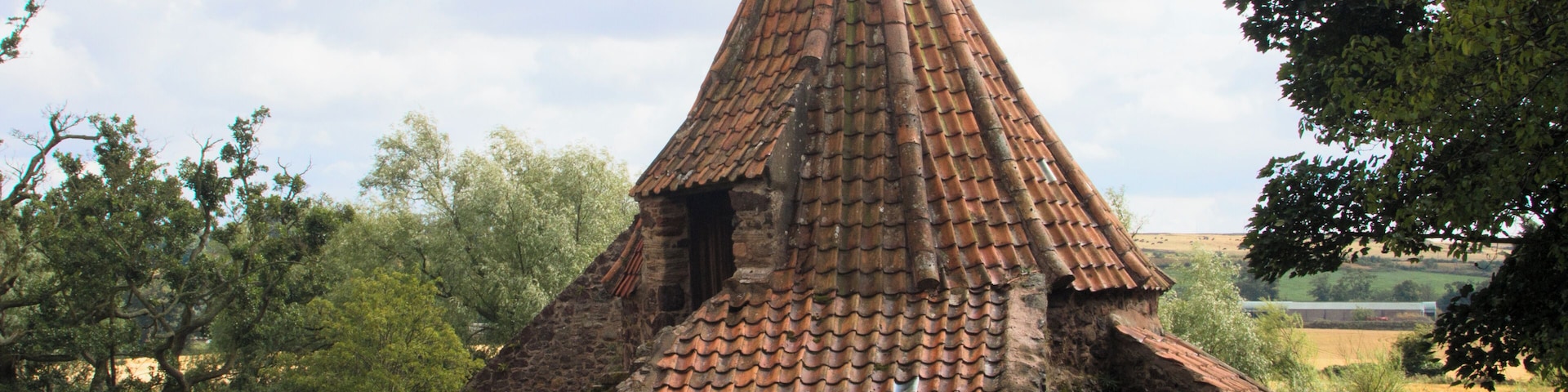 This is a photo of listed building number