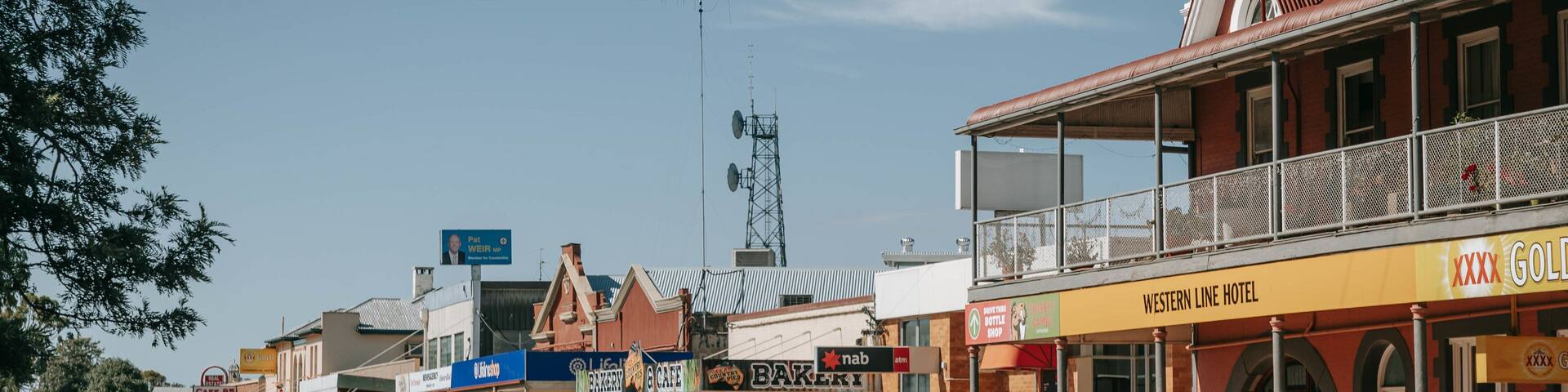 Oakey which includes a small town or village