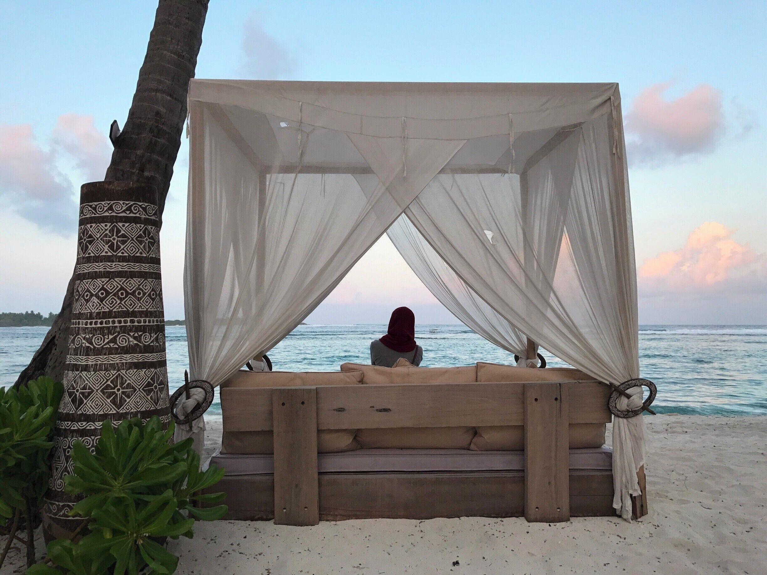 Thulusdhoo beach a place you can relax and enjoy the view of the beautiful Indian ocean