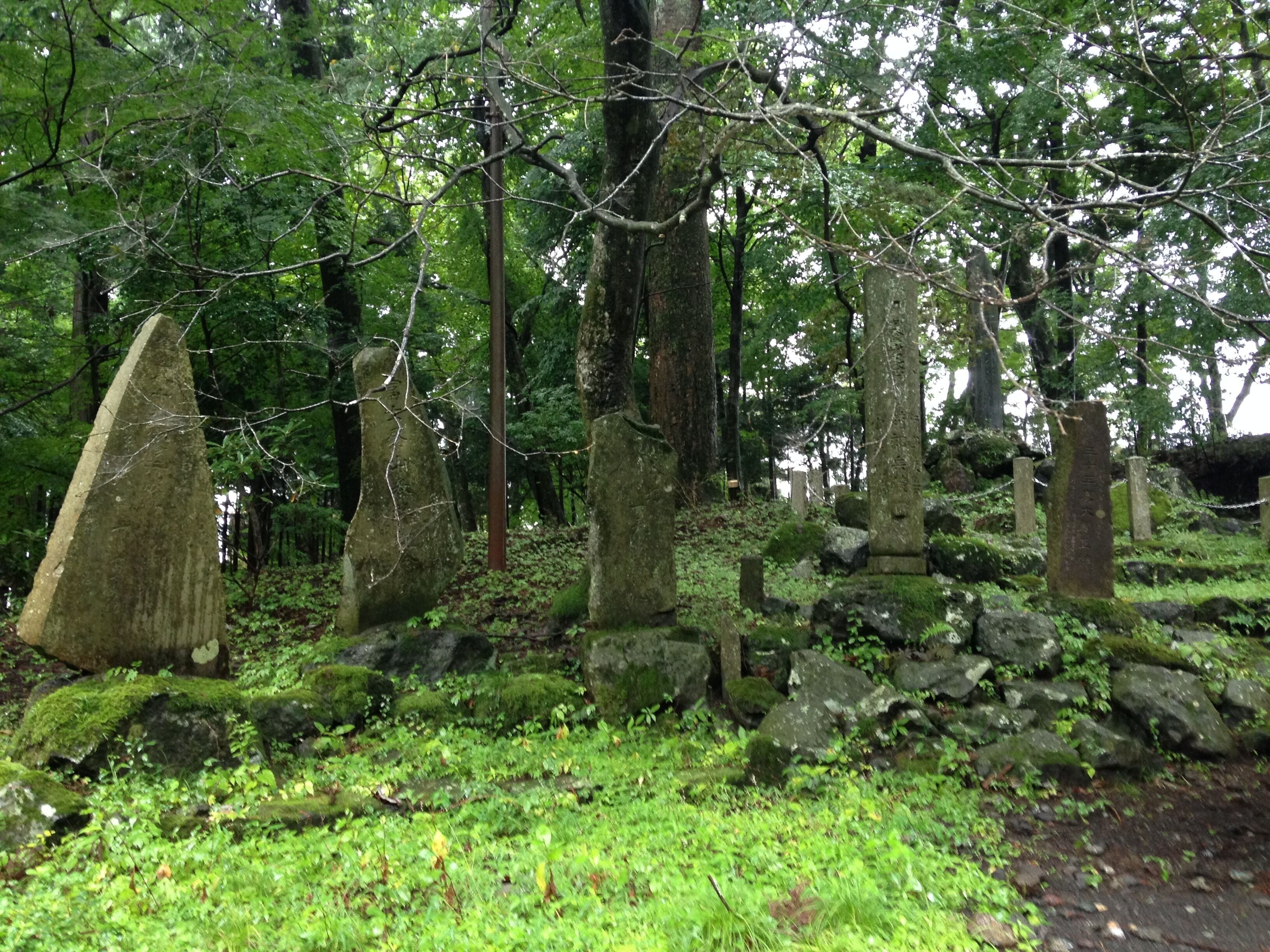 須走浅間神社・富士講の記念碑