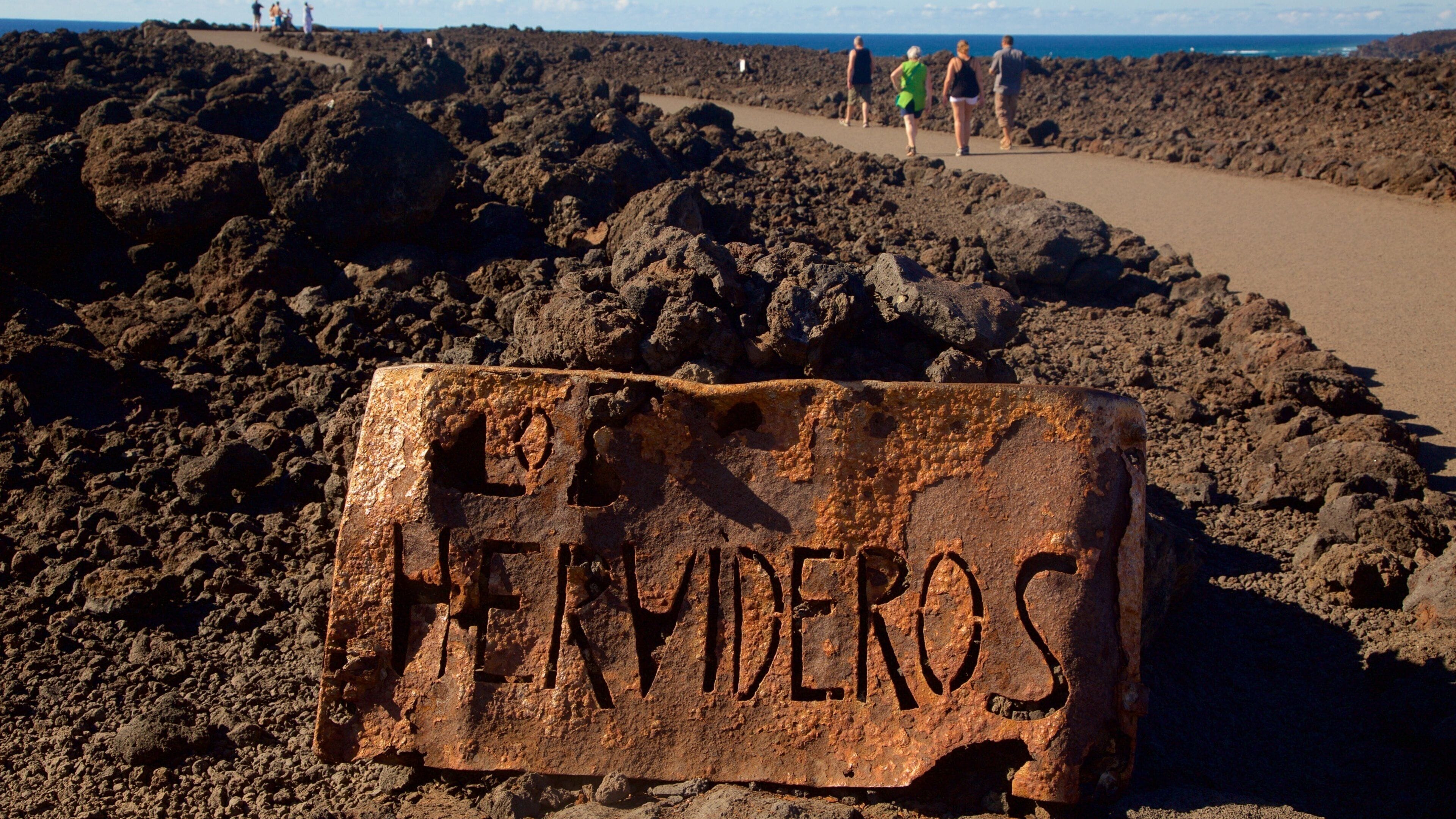 Los Hervideros Caves
