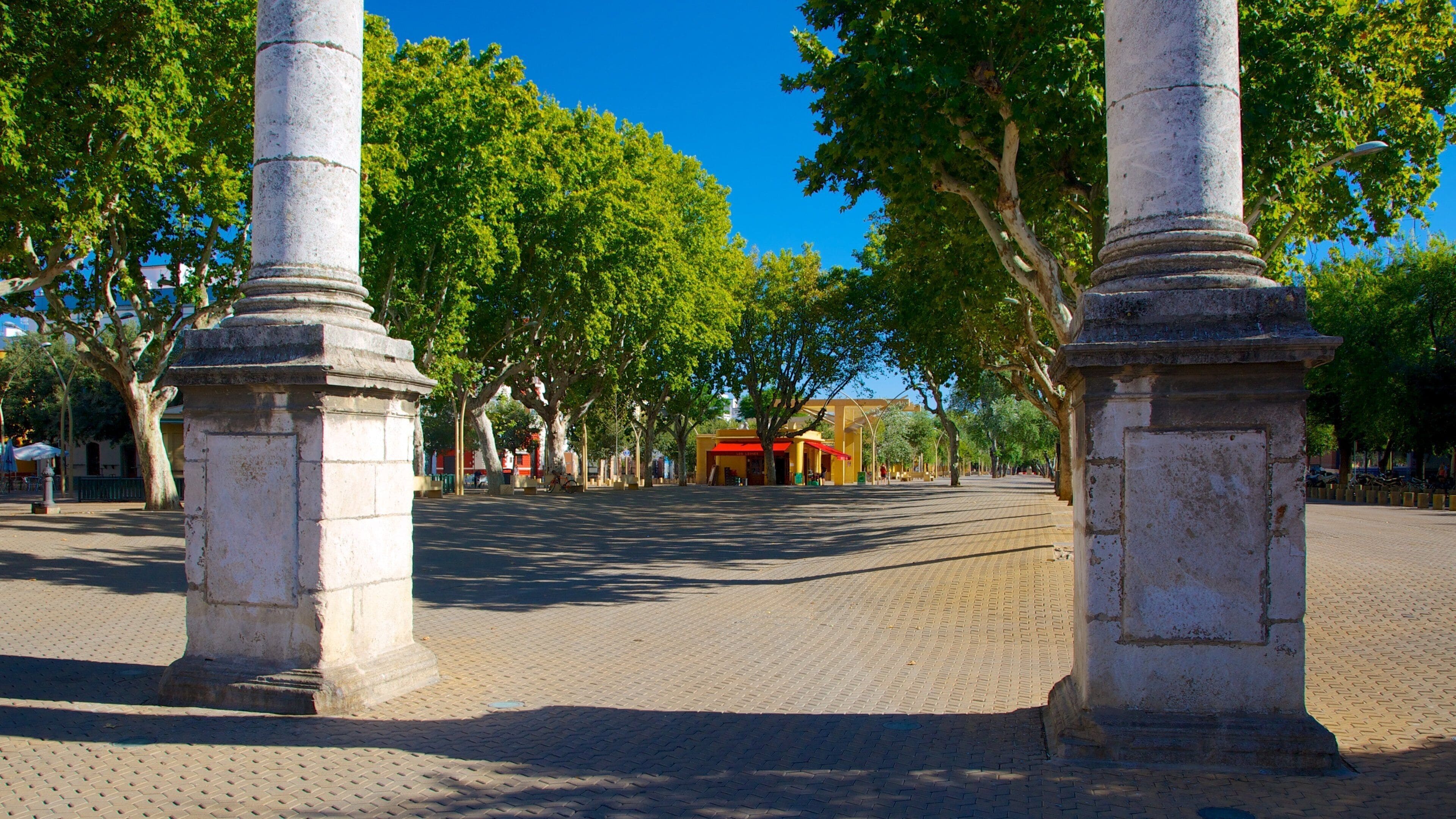 Plaza de la Alameda presenterar ett torg