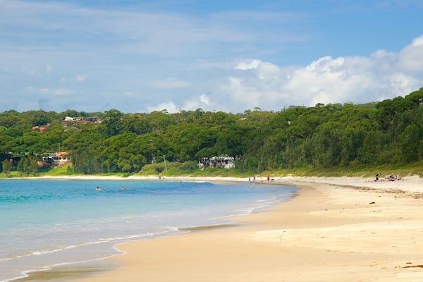 Plage de Collingwood montrant plage de sable et vues littorales