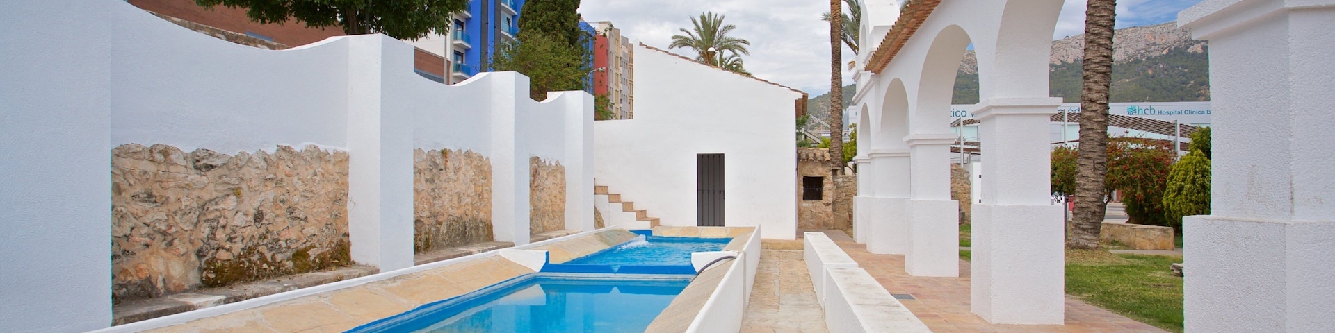 Llavador de la Font which includes a pool