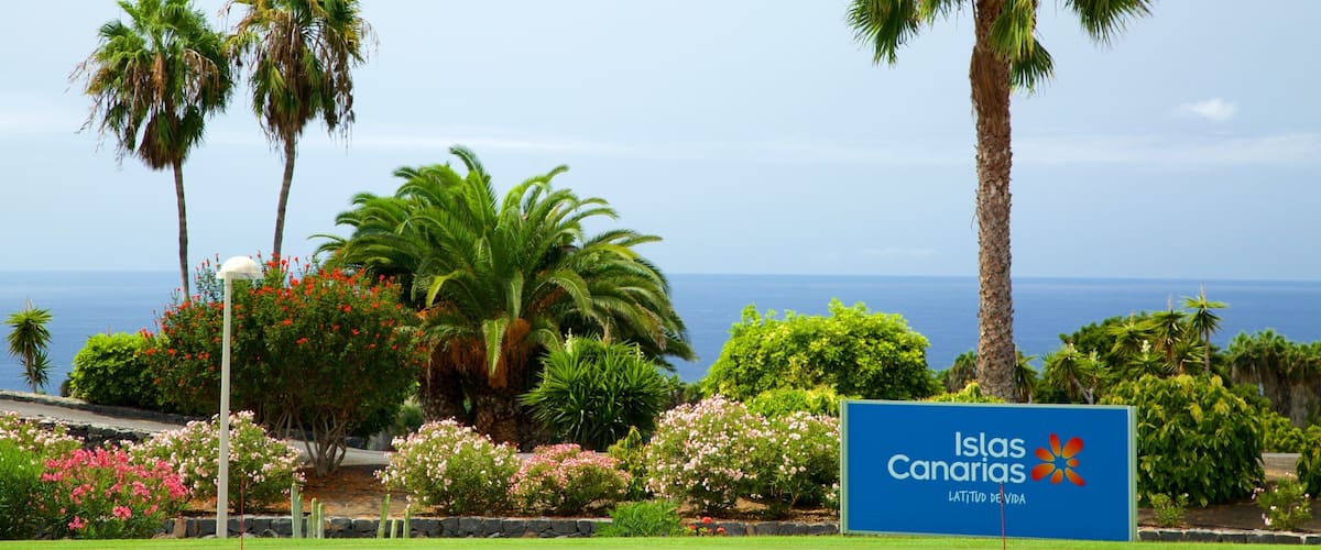 Golf Costa Adeje which includes signage