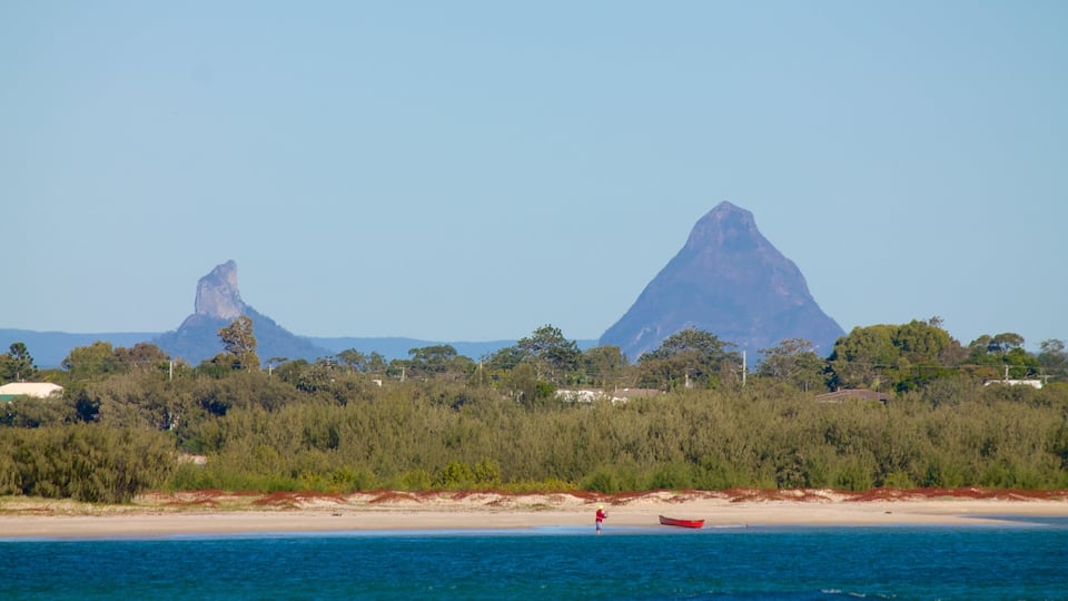 Bulcock Beach showing general coastal views and mountains