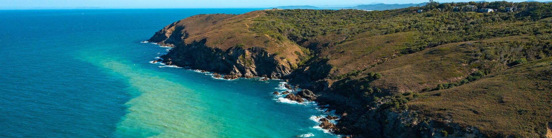 Byfield National Park showing general coastal views, landscape views and rocky coastline