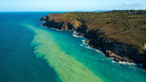 Byfield National Park showing general coastal views, landscape views and rocky coastline