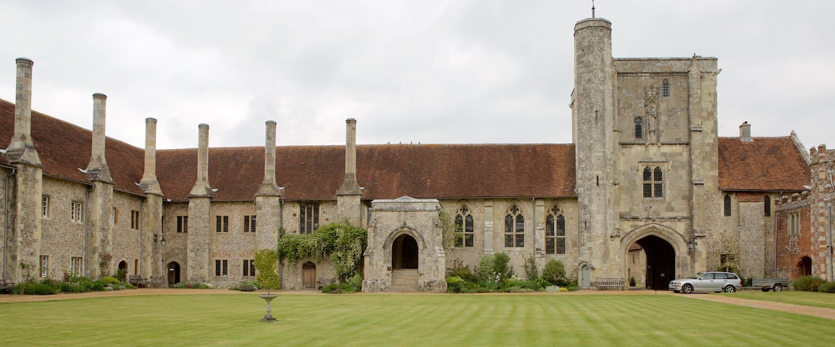 Hospital of St Cross mostrando arquitectura patrimonial