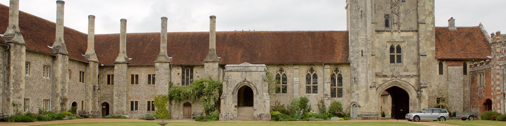 성 십자가 병원 을 보여주는 문화유산 건축