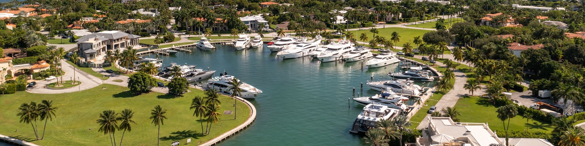 Aerial Bal Harbour Yacht Club Miami