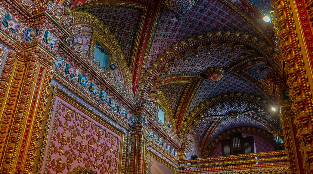 Interior part of the San Diego church in Morelia, Michoacan, Mexico, Baroque style, with details of gold paint and gold foil 4