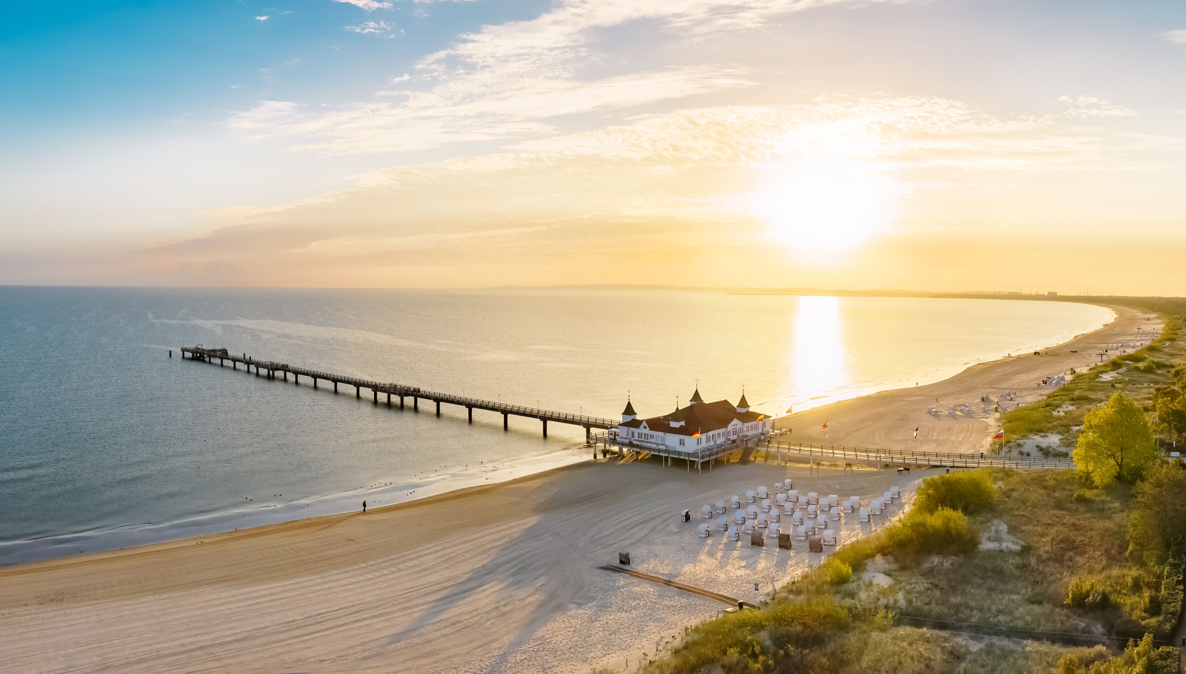 Luftbild Sonnenaufgang Ahlbecker Strand mit Seebrücke
