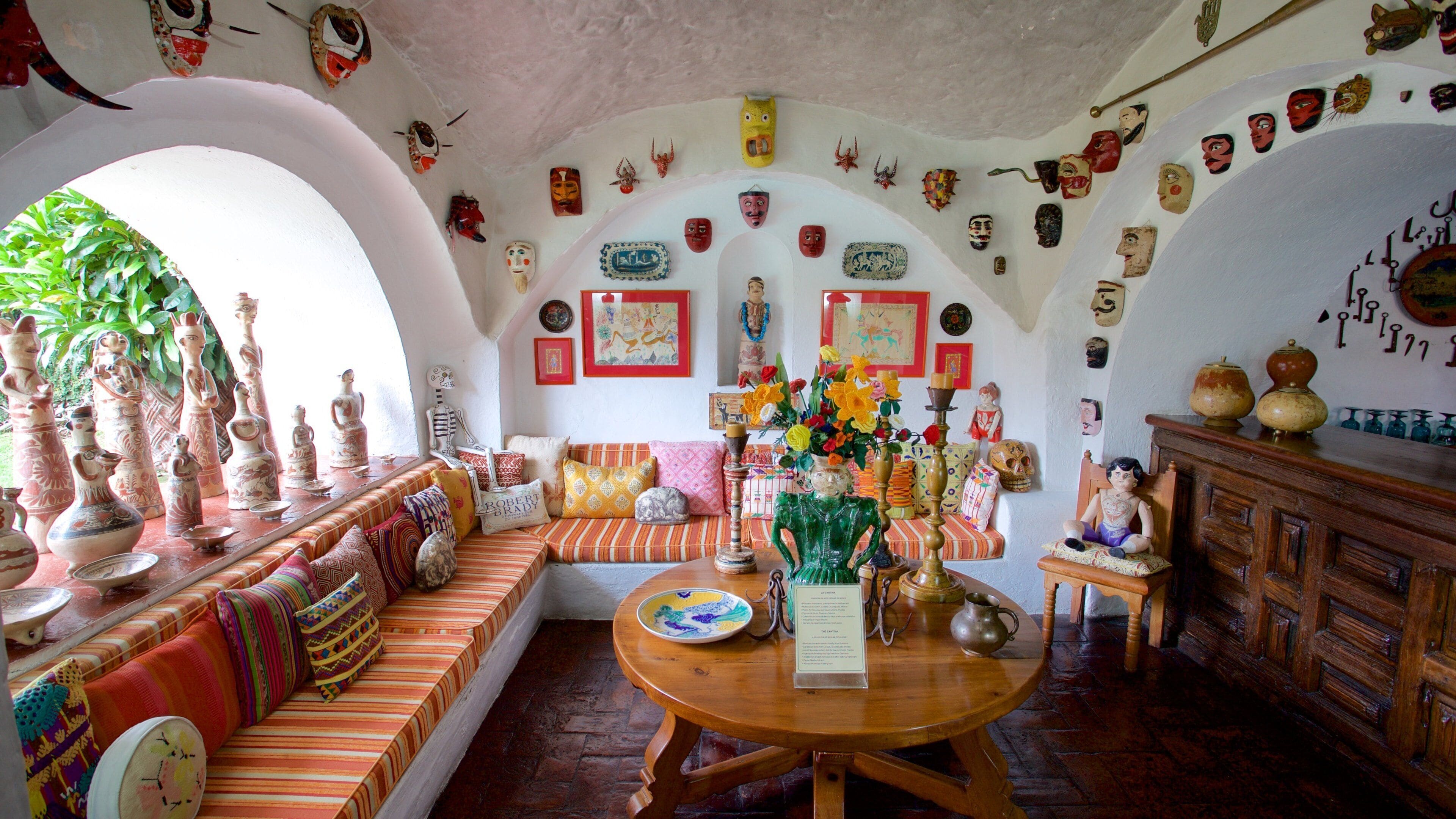 Museo de Robert Brady que incluye vistas interiores