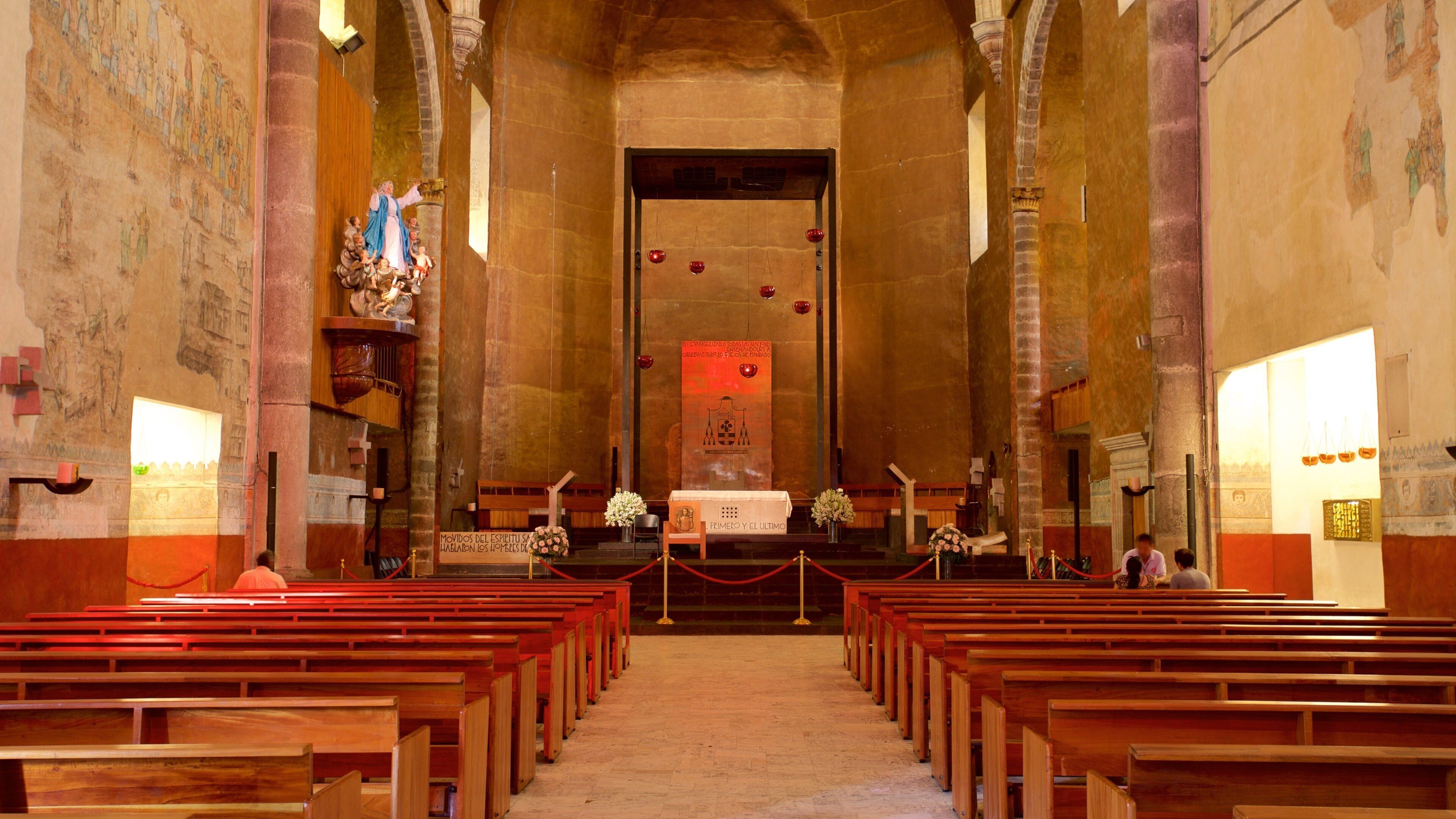 Cuernavaca Cathedral which includes interior views, heritage elements and a church or cathedral