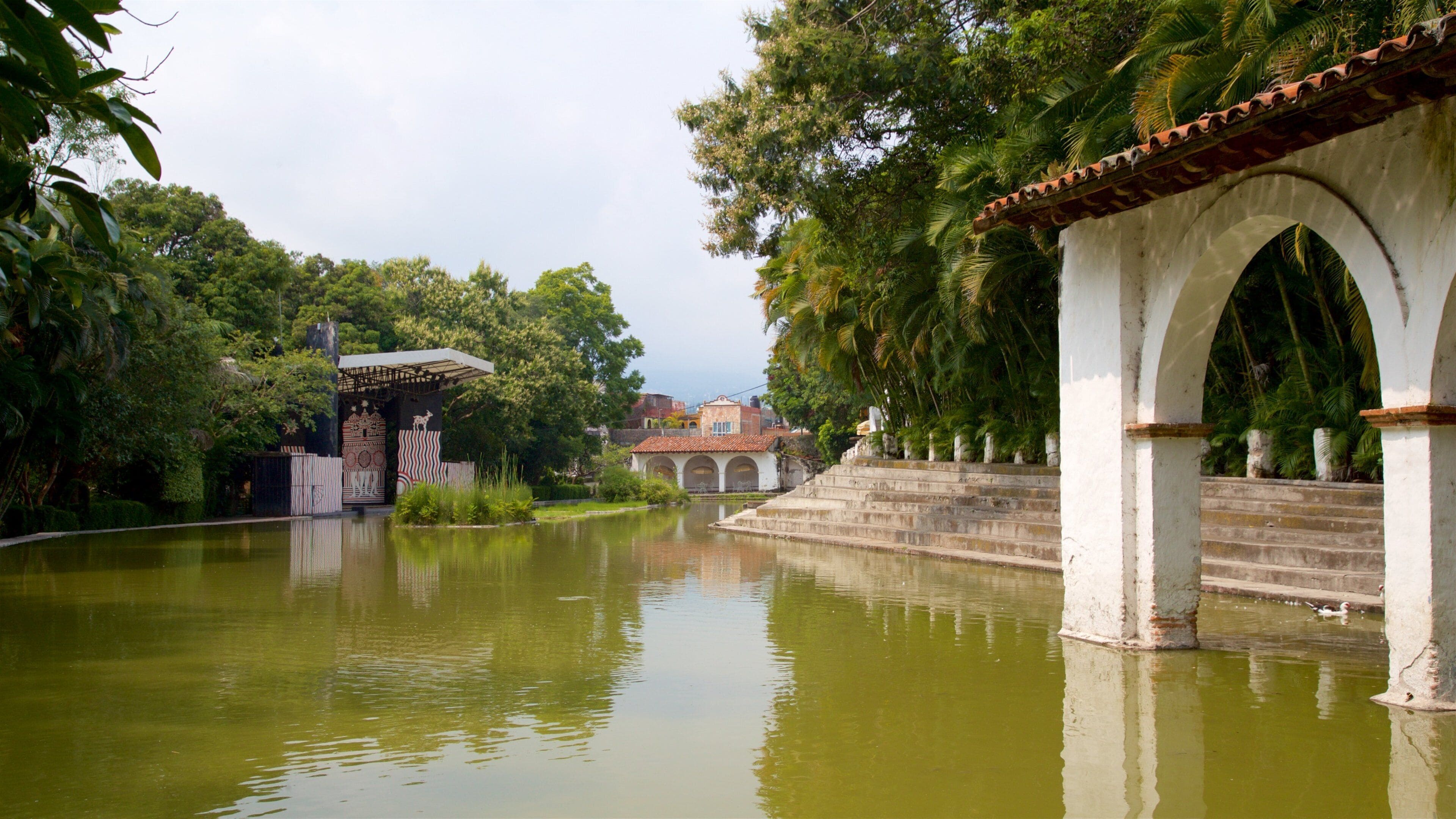 Borda Gardens แสดง บ่อน้ำ