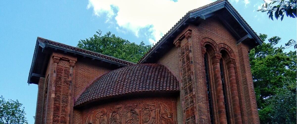 Very small wonderfully intricate brickwork mortuary Chapel and cemetery. A little quirky and definitely different with a dark gothic interior.