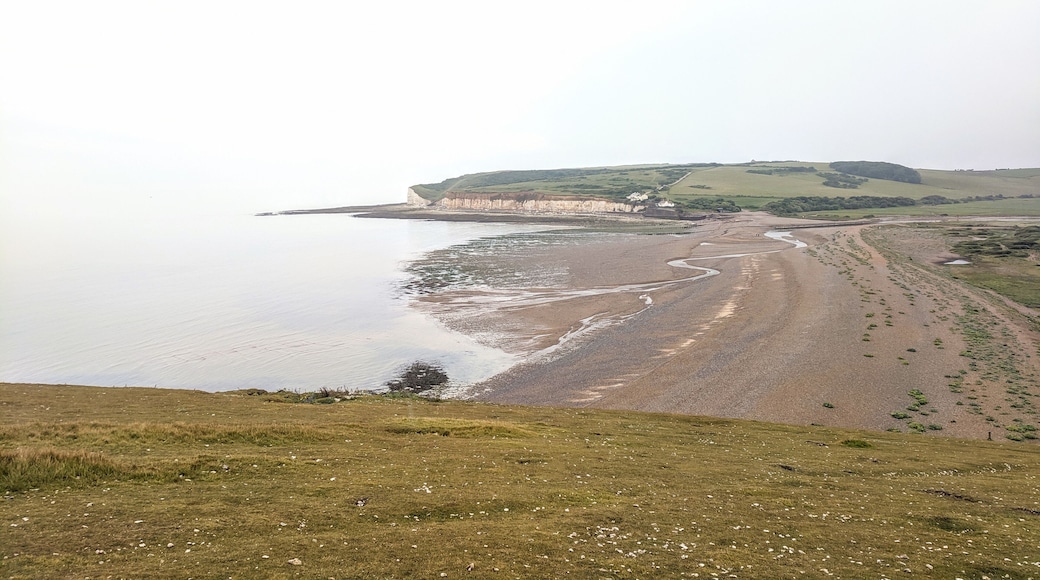 An early foggy morning hike in the seven sister's country park is One of the coolest things to do in the south of England. The horizon vanishes due to the clouds and the fog resulting in a view that seems to be infinite.
#trovember #outdoors #hike #sussex #england #uk