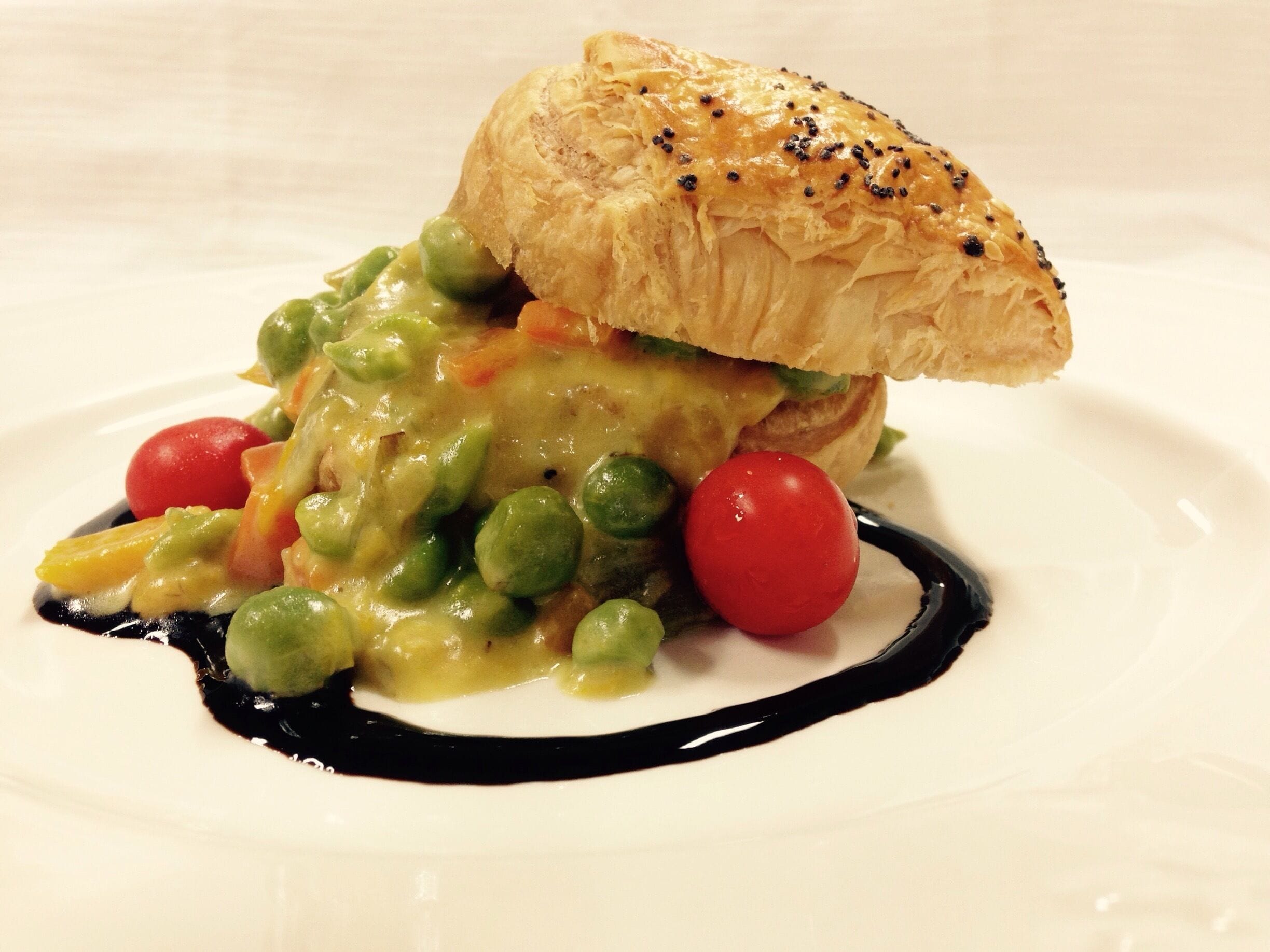 Puff pastry with custard of asiago cheese and vegetables in Trattoria Monticello di Teolo #italianfood #collieuganei 