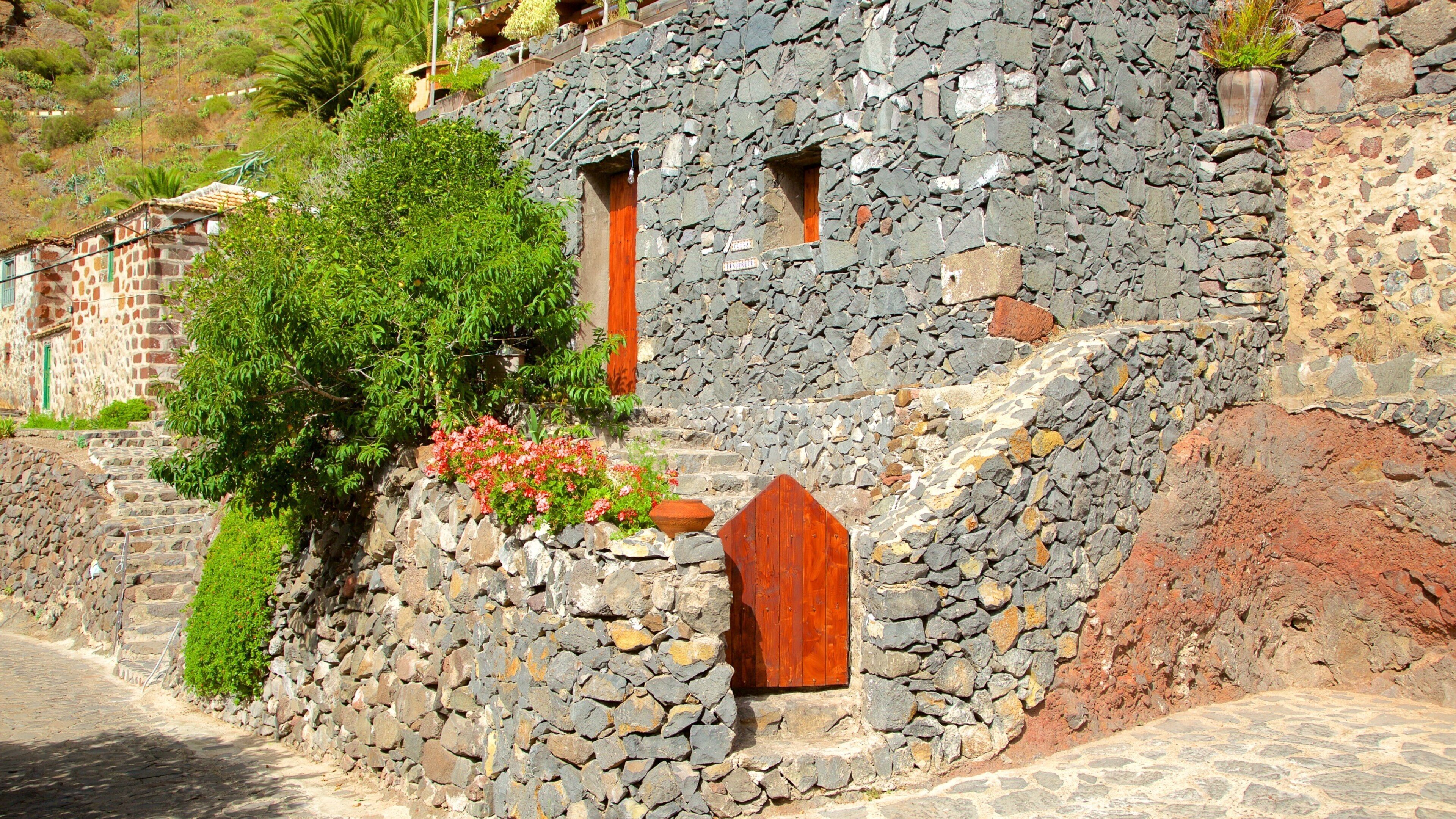 Masca showing a house