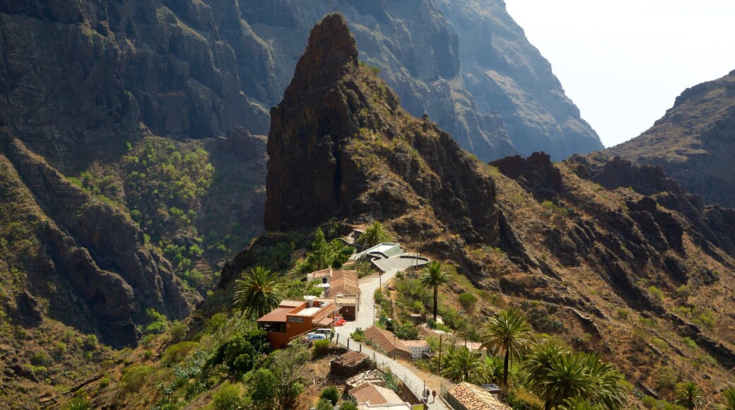 Masca featuring mountains and a small town or village