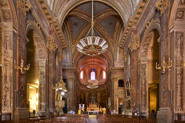 Basilika Notre-Dame de la Daurade das einen Kirche oder Kathedrale, Innenansichten und Geschichtliches