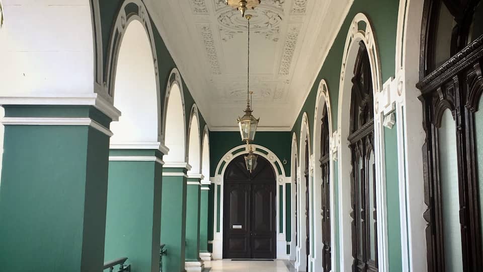 Built in 1912 (with a dome designed by Gustave Eiffel), the CFM #Railway #Station (Caminhos de Ferro de Moçambique), is still considered as one of the most beautiful #train stations in the world! On our days, apart from a #trainstation it's as well a well known cultural space. #instatraveling #traveltheworld #travelphotography #travel #instatravel #traveler #travelgram #traveling #architecture #africa #maputo #mozambique #building #instagrammers #igers #instatag #urban #instagram #picture #photography #city