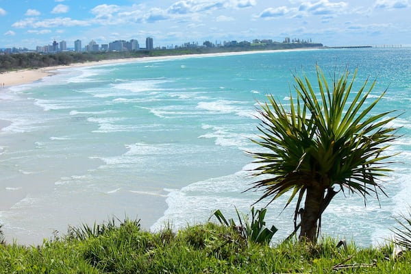 Fingalin majakka featuring majakka, rannikkokaupunki ja maisemat