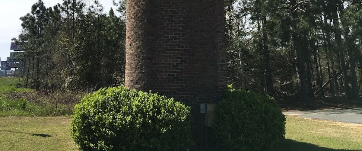 Had to stop for this one! 😂🥜 right off of 75 you can visit the sausage store next to the peanut!