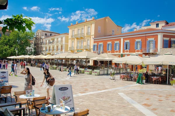 Plateia Syntagmato das einen historische Architektur, Platz oder Plaza und Straßenszenen